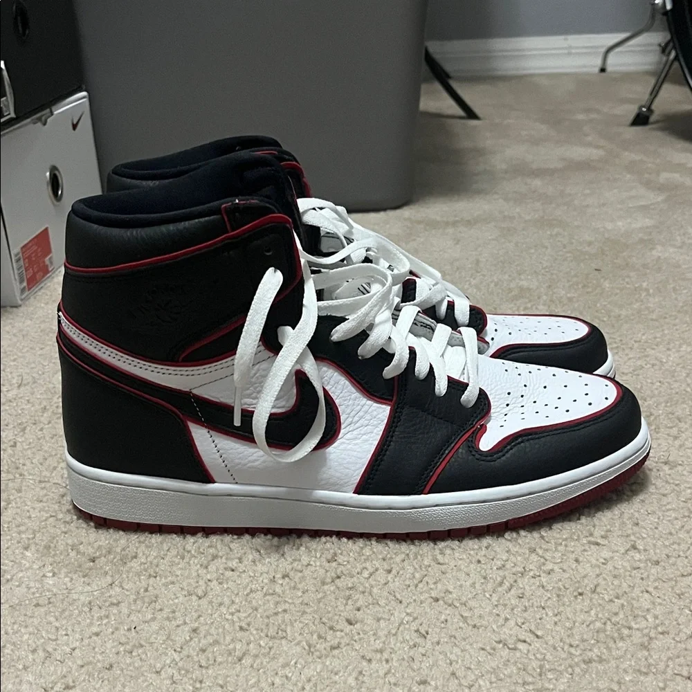 Blood line Jordan retro 1 Black and White High-Top Sneakers - Picture 3 of 9
